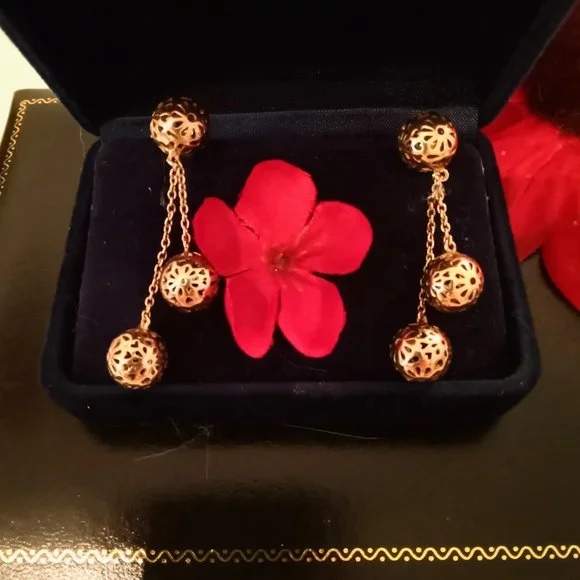 🎁 FREE GIFT INCLUDED 🎁 Gold Tone Fashion Jewelry Earrings Ball & Chain - Picture 6 of 7
